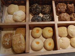 -八府香鸭·啫啫煲(华山路店)