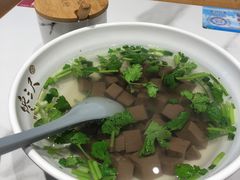 馋口鸭血汤-馋三尺蟹粉小笼(人民广场店)