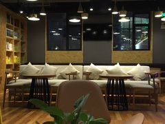 大堂-新华里咖啡书吧(新华书店小寨店)