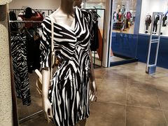 -URBAN REVIVO(西安Momopark店)