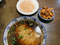 红汤面底-裕兴记•蟹黄面馆(人民广场店)