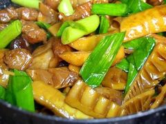 竹笋焖肉-竹庄餐馆·26年店(南昆山景区店)