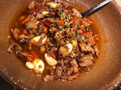 老坛剁椒肉炒肉-味上湘菜馆(岳麓山店)