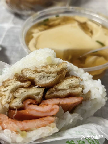 滕记美食 好吃的豆腐脑和糯米团