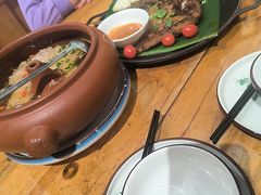 -老滇山寨•云南特色菜•地方菜•民族风情歌舞表演(金碧店)