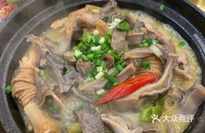 Pork Tripe and Duck Feet Stew