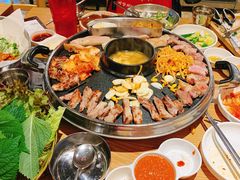 -江南猪肉商会无限续吃(弘大店)