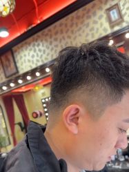 -东方先生国潮男士理发馆