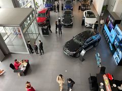 -奔驰上海利星(七宝店)