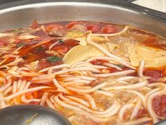 -黄利砖万峰林布依特色酸笋牛肉馆