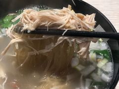 -牵人麻辣粉(粉巷店)