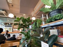 -ROAST coffee & eatery