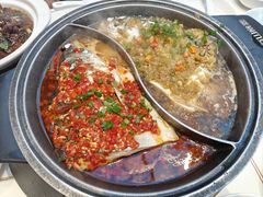 -阿瓦山寨·湘菜现炒·剁椒鱼头王(咸阳总店)