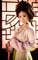 点击看大图 -九月鹰飞汉服摄影工作室