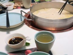 -洪氏嗨捞·猪肚鸡火锅(阳光天地店)