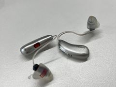 -耳朵树助听器人工耳蜗中心