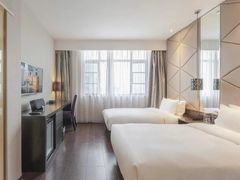 -桔子酒店(上海西藏北路地铁站店)