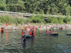 -安吉龙王山峡谷漂流