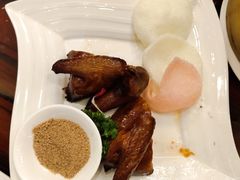 脆皮炸乳鸽-厦门朗豪酒店 · 明阁中餐厅