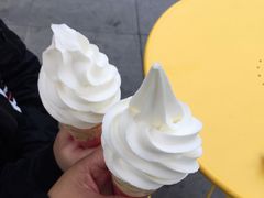 魔天脆脆冰淇淋-蜜雪冰城(动物园地铁A口旁小吃街店)