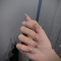 -悦指间美甲美睫