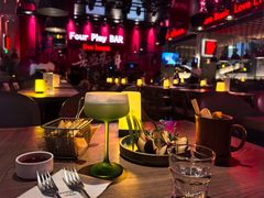 -FOUR PLAY BAR