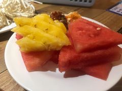 水果拼盘-蒙肥羊·酸汤潮牛·鲜牛肉火锅烤肉自助(岗顶店)