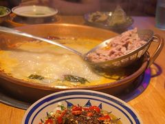 -洱火云南酸菜牛肉火锅(石景山当代商城店)