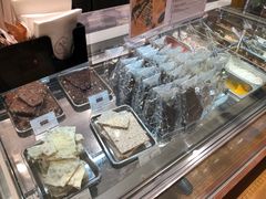 -VENCHI 闻绮(上海佛罗伦萨小镇店)