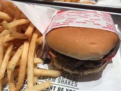 蘑菇牛肉汉堡-FATBURGER 特富客汉堡(外交公寓店)