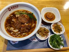 -呷佬·长沙手工米粉(金沙江路店)
