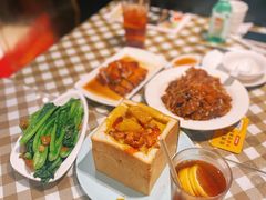 -新大咀港式茶餐厅(宝山万达店)