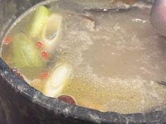 -鲁朗纳麦石锅鸡庄园