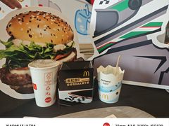 -麦当劳(杨林得来速店)