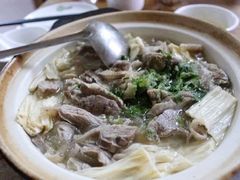 腐竹粉条焖腩边肉-和记菜馆