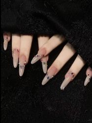 -赢韵美甲美睫瑞士净斑中心