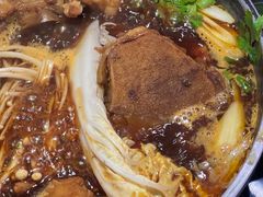 -运气牛自助酱大骨火锅(南京东路店)