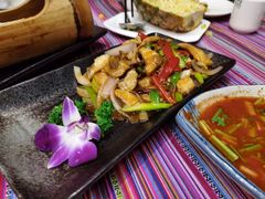 -香巴拉云南餐厅(华莱坞店)