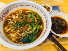 招牌红烧牛肉米粉-呷佬·长沙手工米粉(金沙江路店)