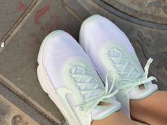 -NIKE KICKS LOUNGE体验店(北京新中关店)