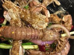 -虾弄弄海派小龙虾·牛羊蝎子火锅