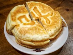 手工发面饼-老东镇啤酒屋海鲜加工·蒸汽海鲜·海鲜烧烤(台东店)