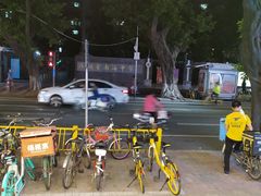 -佰搭果·广式茶餐厅(西华路店)
