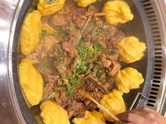 -靠山屯东北铁锅炖(东北菜，古美西路店)