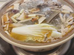 酸萝卜老鸭汤-土连锅·现熬养生汤锅(梁家巷店)
