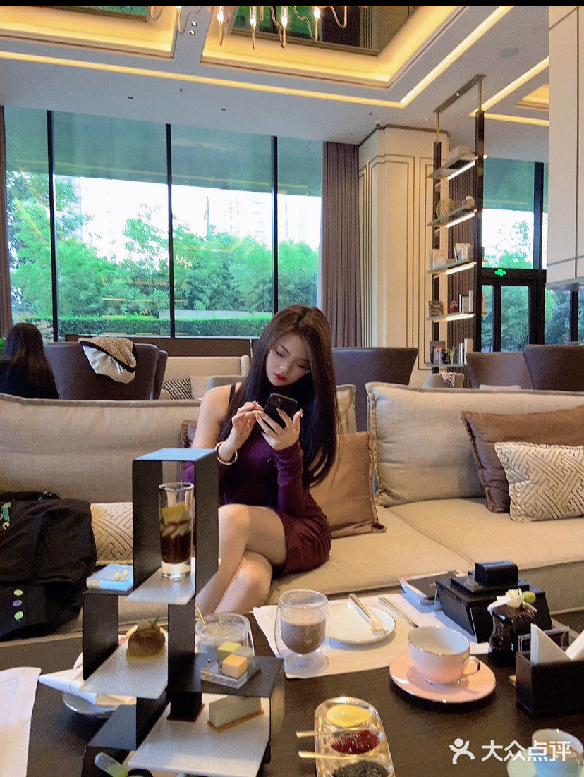 丽思卡尔顿📨纪梵希联名下午茶