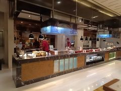 -广州万富希尔顿酒店·感趣自助餐厅·金秋蟹宴生蚝海鲜刺身