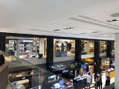 -文艺复兴百货(米兰大教堂广场店)