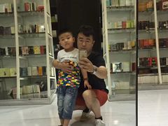 -钟书阁(松江泰晤士小镇店)