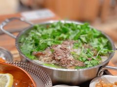 跷脚牛肉粉-小满手工粉(上海月星环球港店)